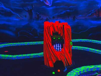Mini-Golf Fluorescent à Lille : Une Aventure en Famille chez Goolfy